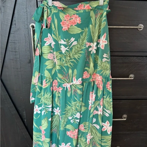 Lulu's Tropical Floral Midi Skirt - Picture 4 of 4